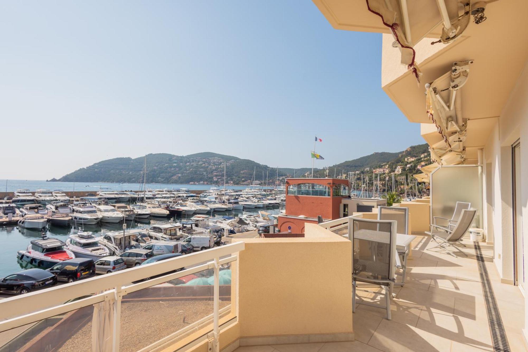 Riviera Beach Hotel Mandelieu-La Napoule Exterior photo