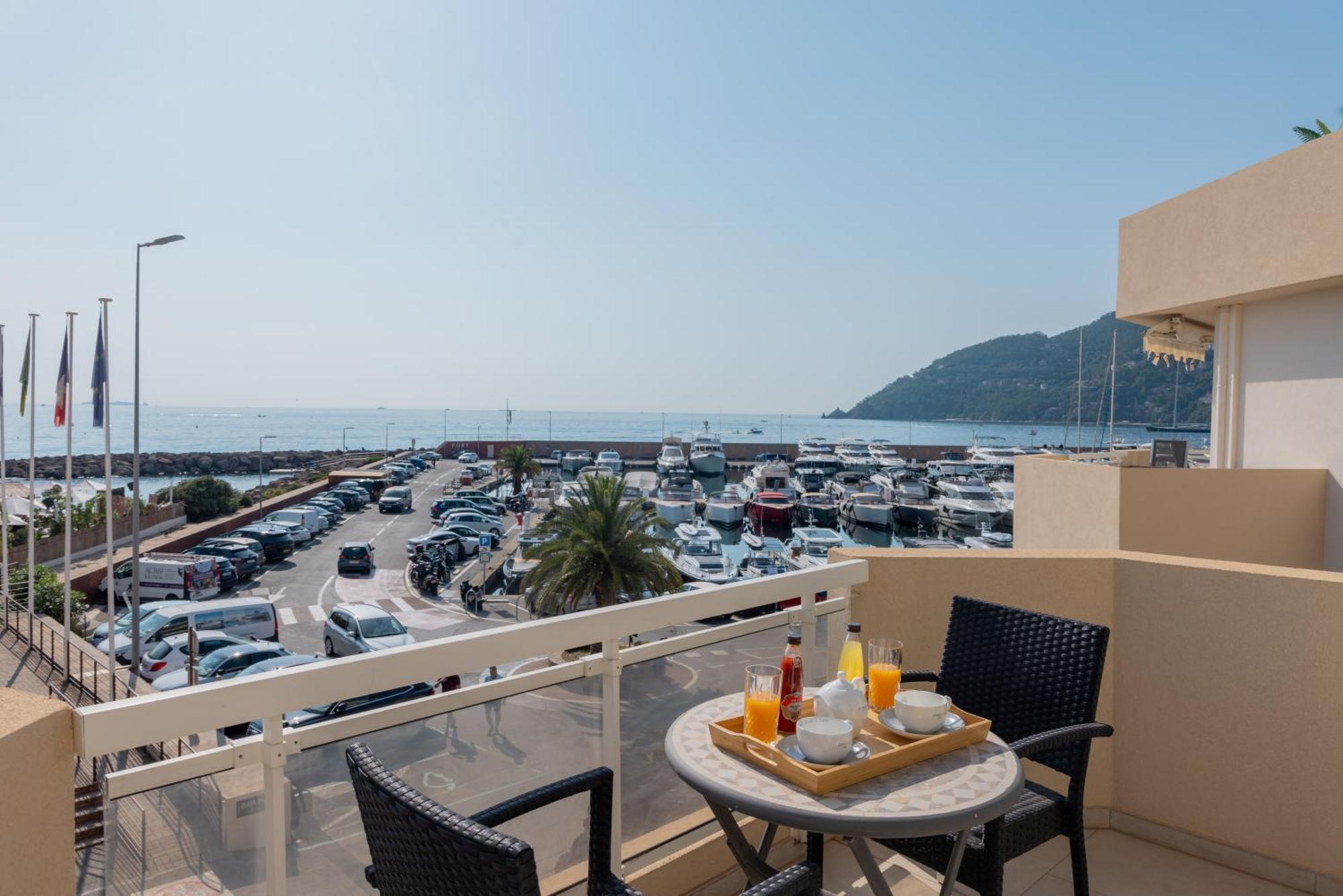 Riviera Beach Hotel Mandelieu-La Napoule Exterior photo